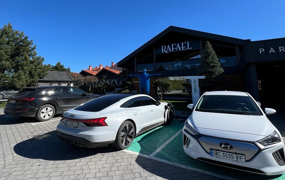 СЕС Готель Рафаель